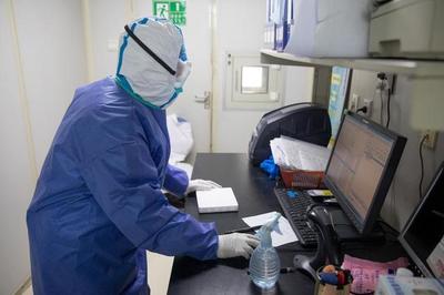 探訪核酸檢測點 全流程與24小時不間斷服務